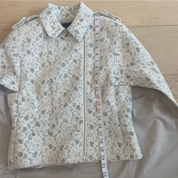 BCBGMaxAzria Jameson Lace Moto Jacket Cape White Grey Medium Statement Blazer - Picture 7 of 10
